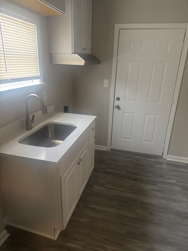 10 Heard St - Photo 6 of 8