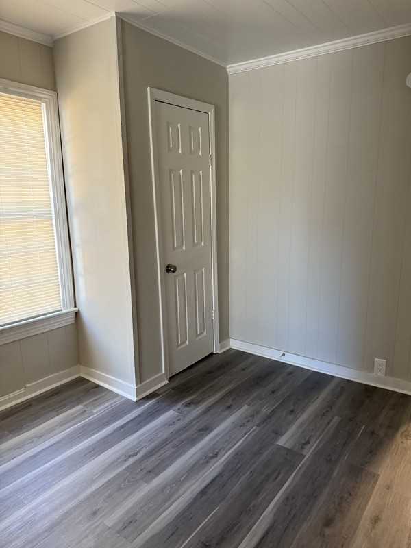 205 Cato St - Photo 5 of 8