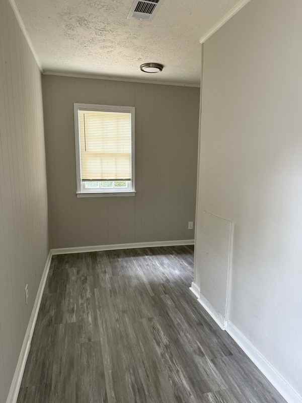 100 Oak Ln - Photo 6 of 10