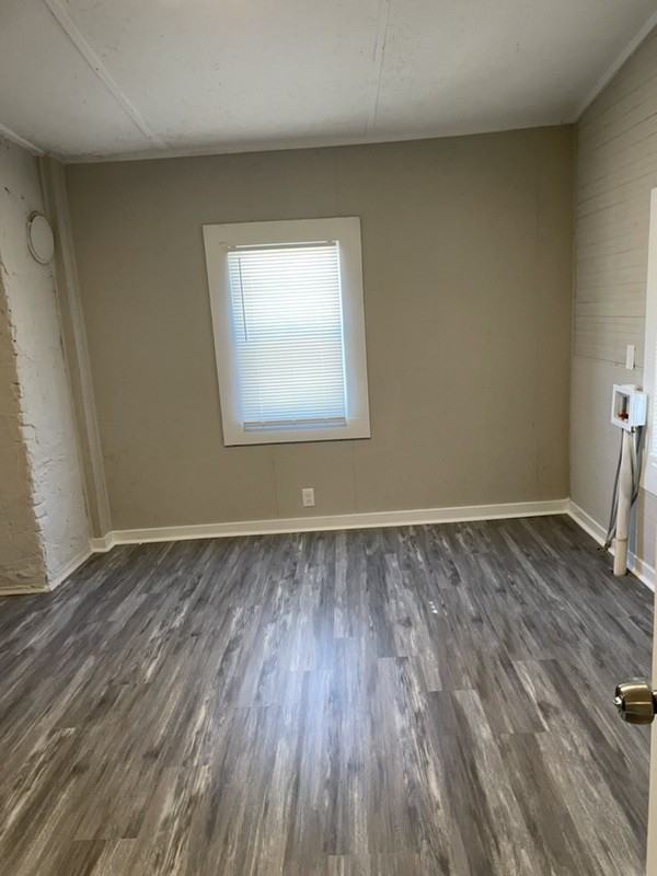 205 Ware St - Photo 4 of 8