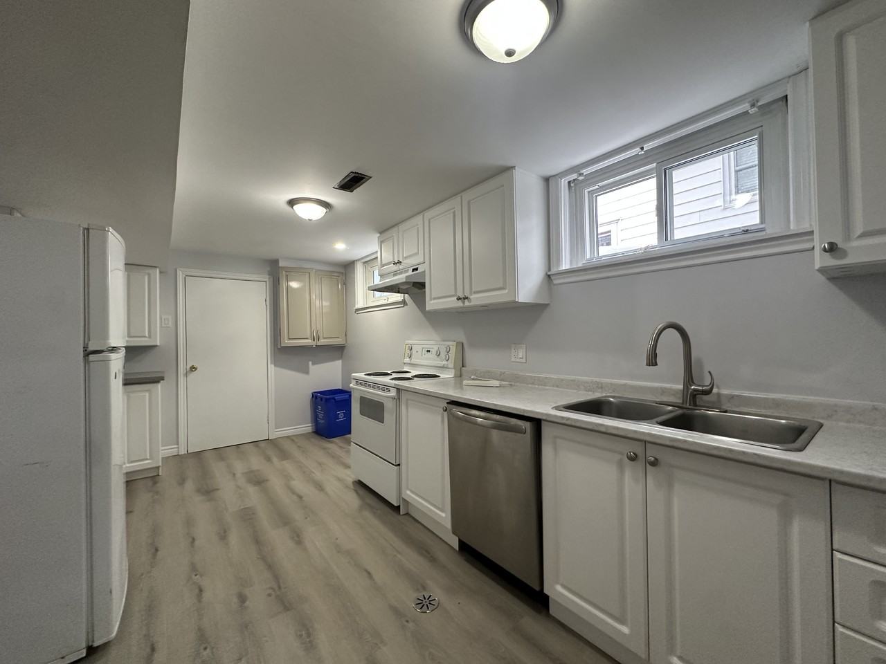 427 Adelaide Ave W #2 - Photo 2 of 10