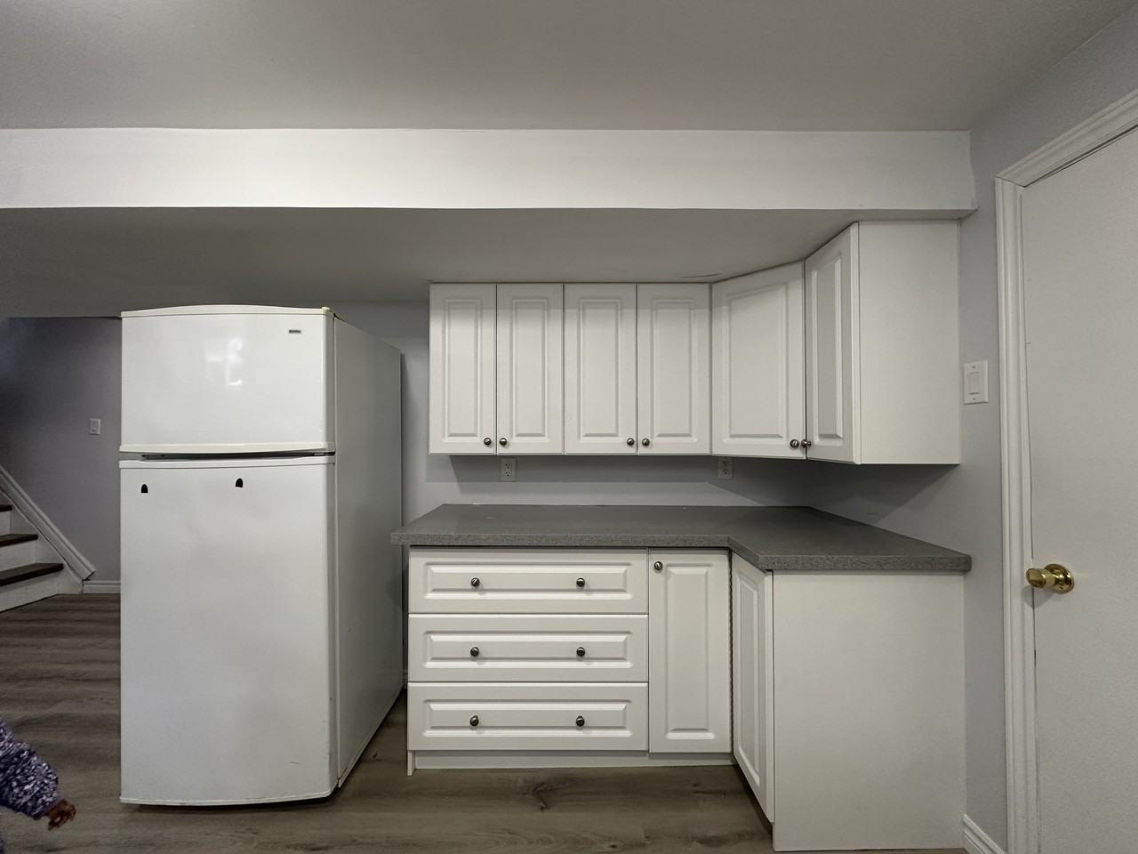 427 Adelaide Ave W #2 - Photo 3 of 10