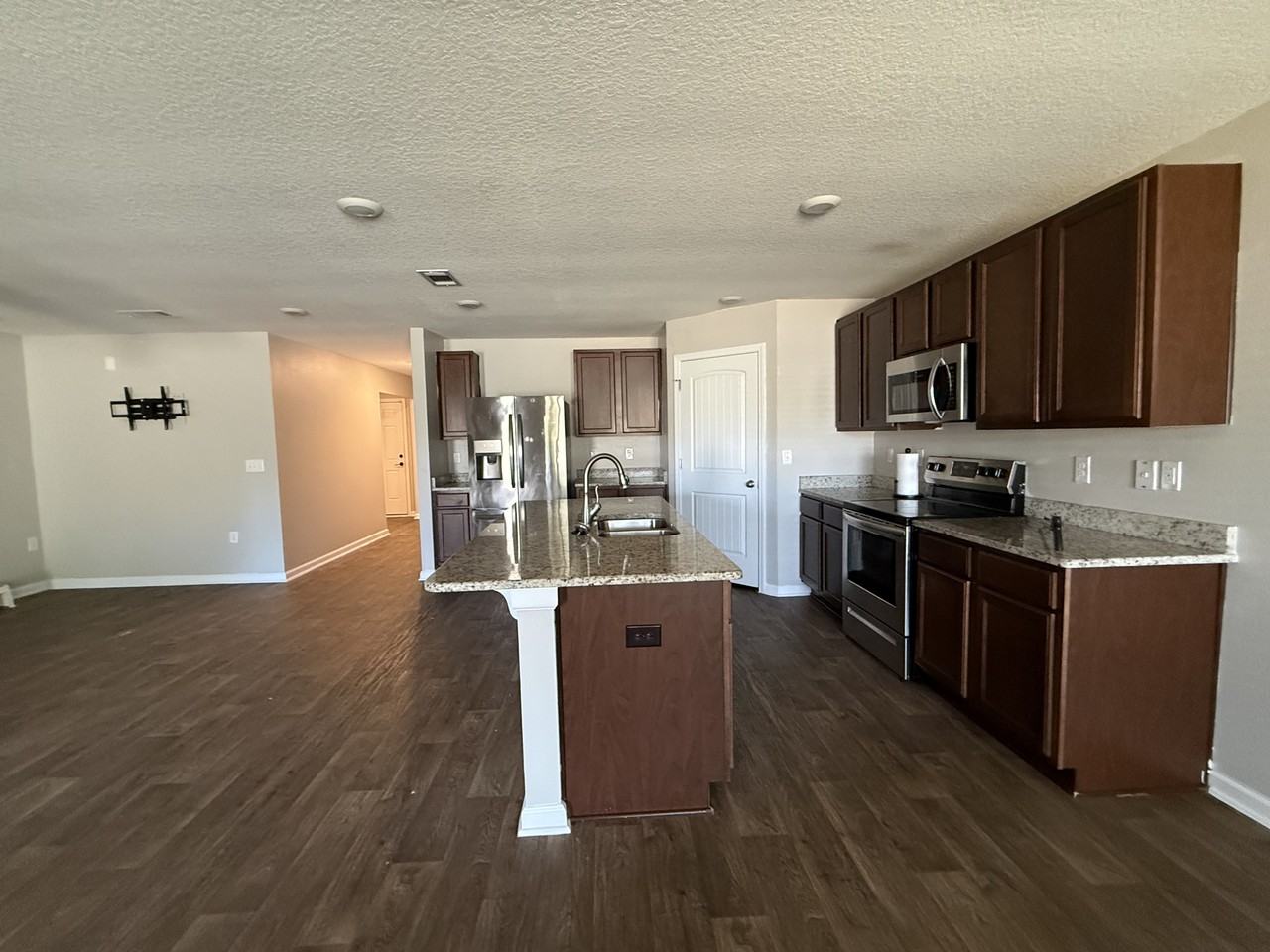 1004 Limpkin St #1 - Photo 5 of 27