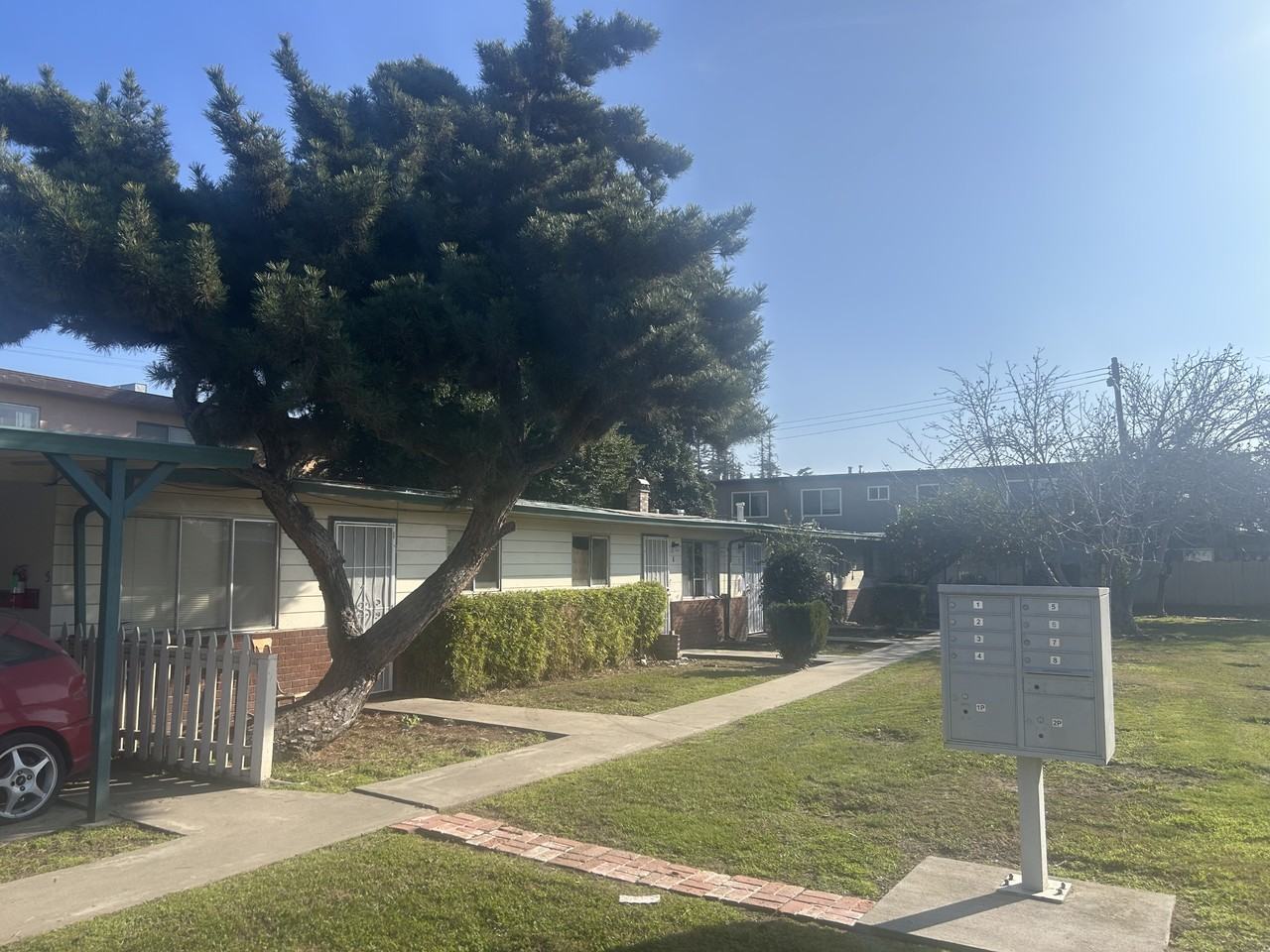 1322 Leonard Avenue 8 - 1 #1 - Photo 2 of 7