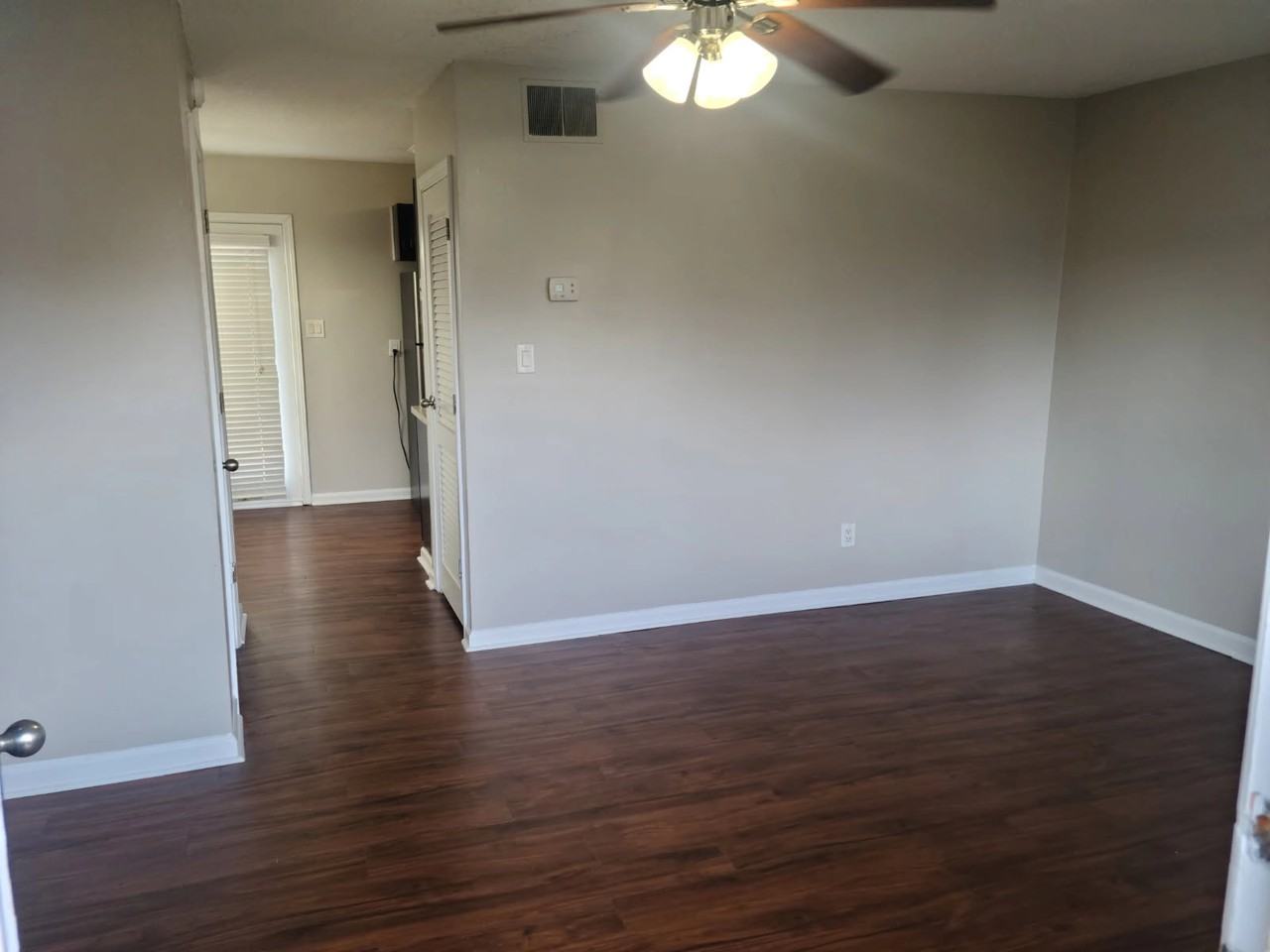 Charleston Square Townhomes - Photo 6 of 50