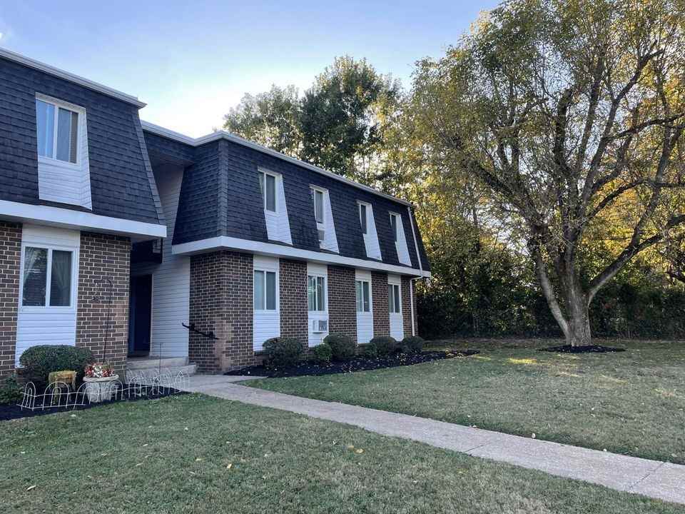 Colonial Village Apartments - Photo 4 of 50