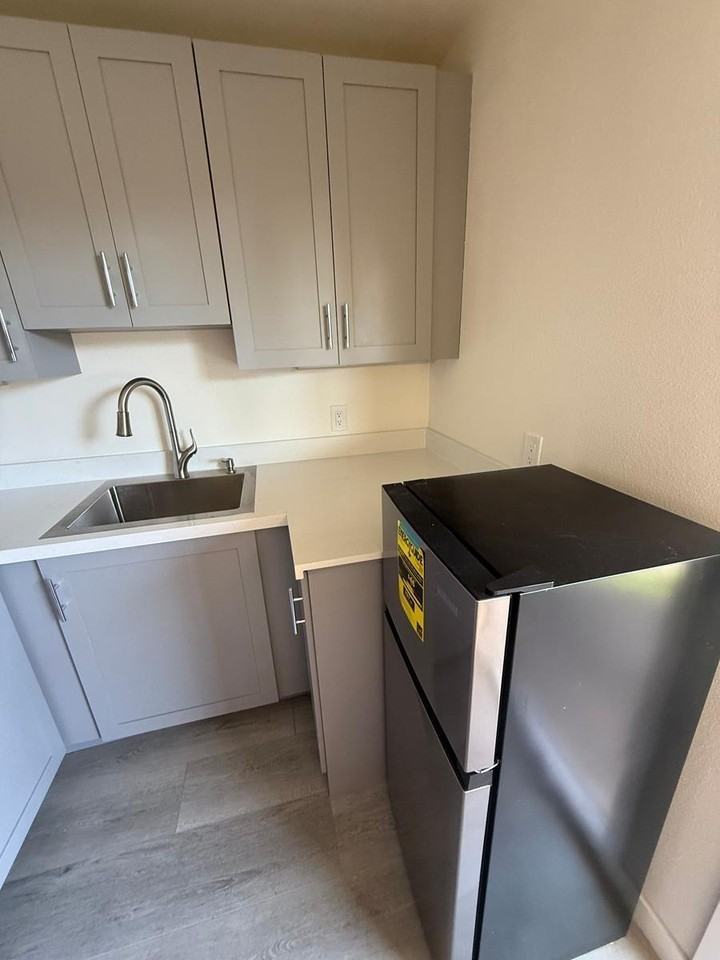 11926 Bellflower Blvd - Photo 7 of 48