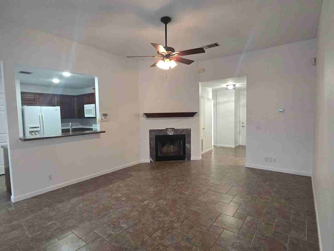 103 Hummingbird Ct - Photo 2 of 23