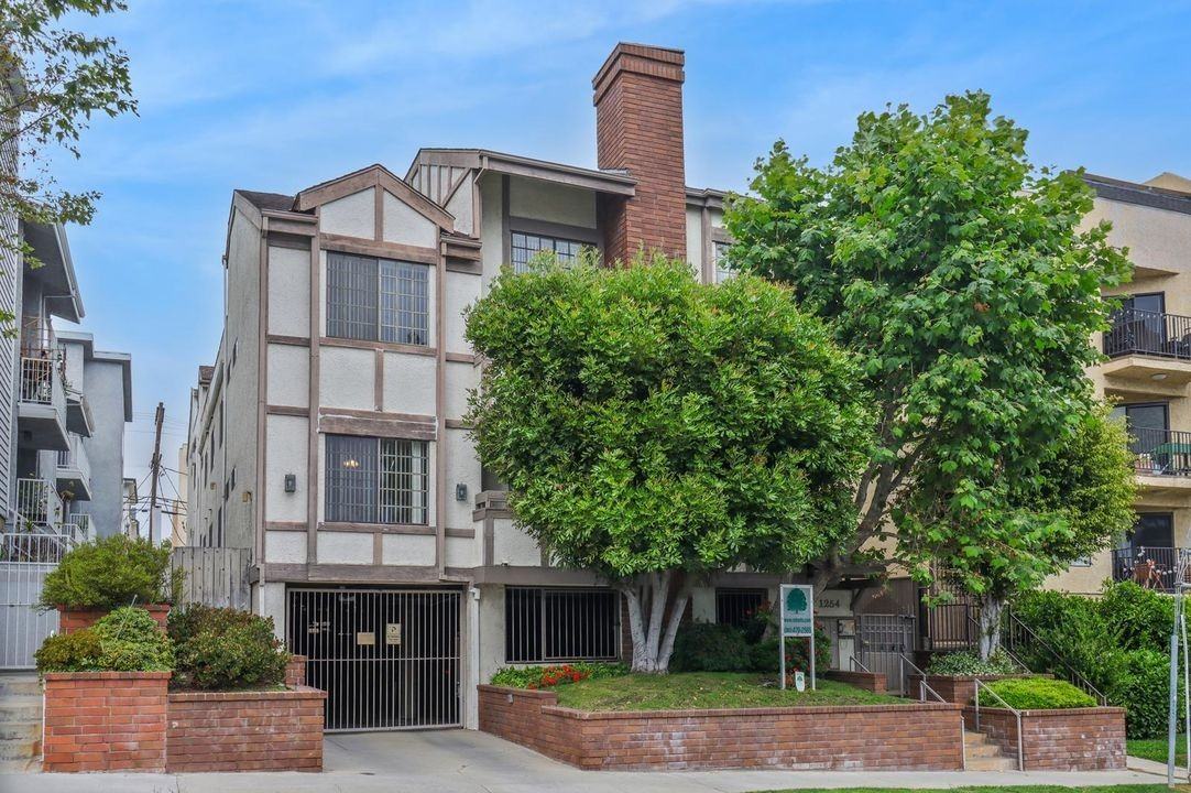 1254 Saltair Avenue, - Photo 3 of 50