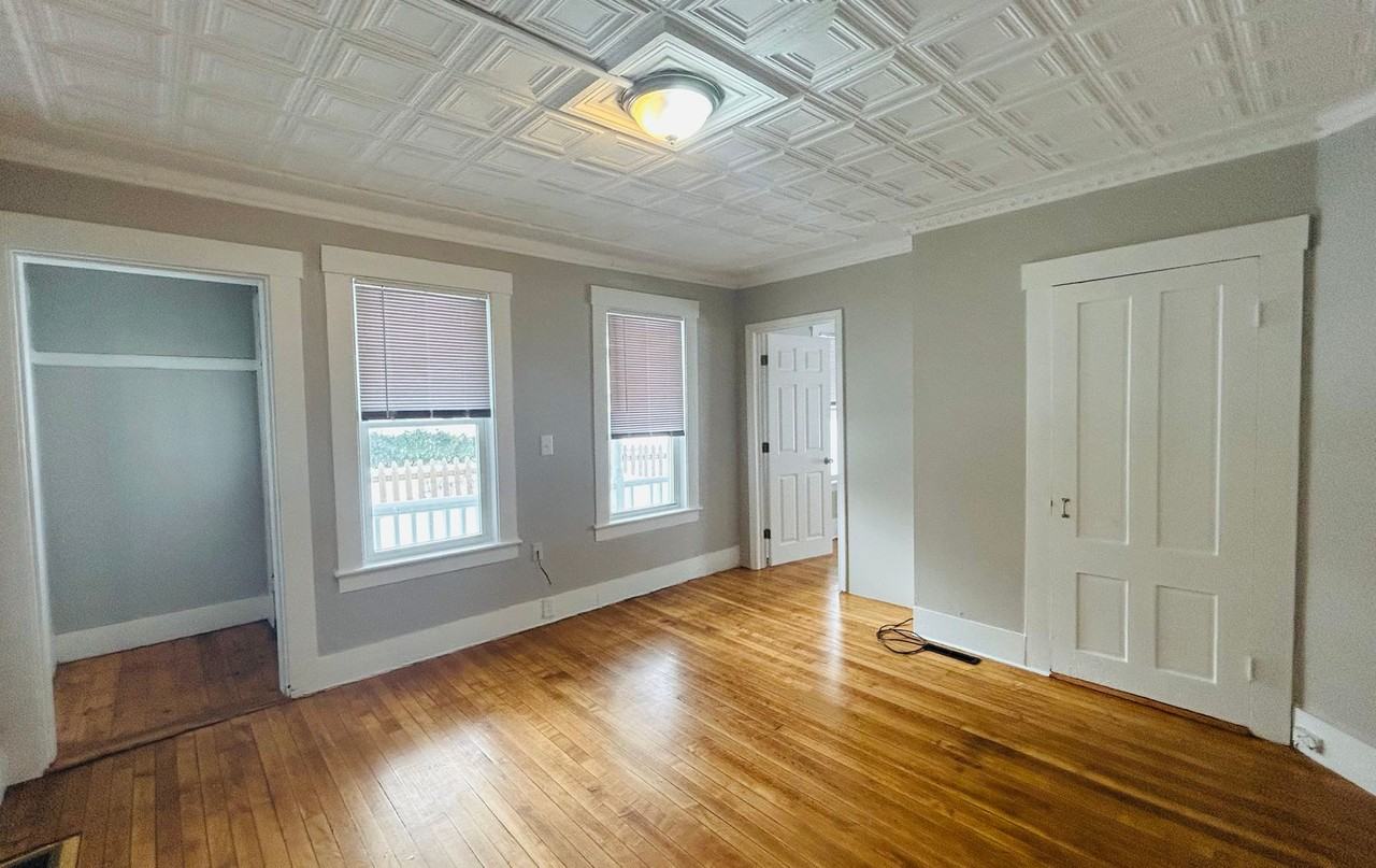 26 Lafayette St - Photo 3 of 17