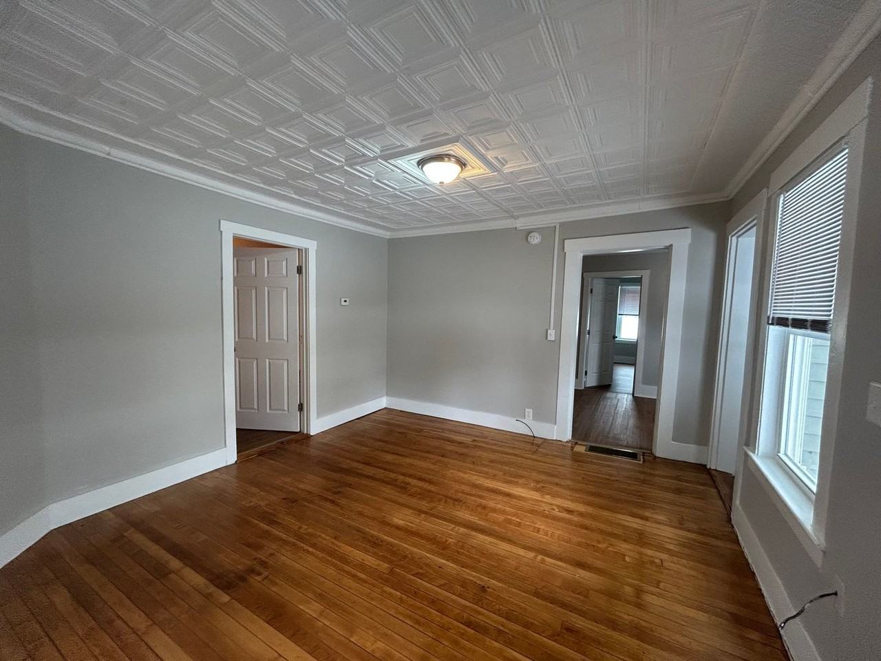 26 Lafayette St - Photo 4 of 17