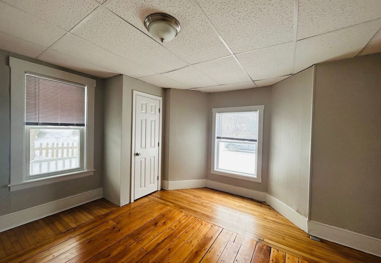 26 Lafayette St - Photo 5 of 17