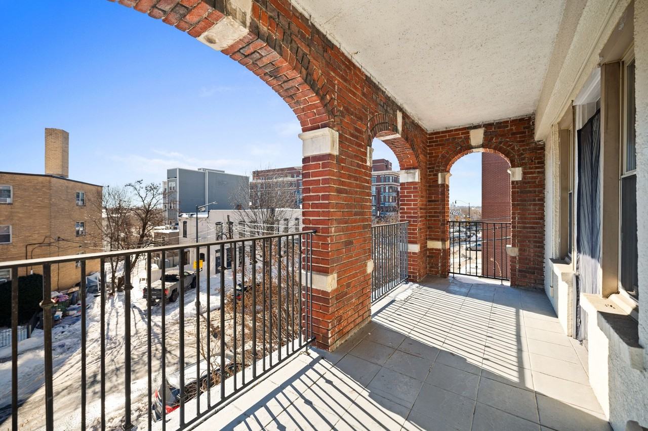 NEW QUIN APARTMENTS - Photo 4 of 50