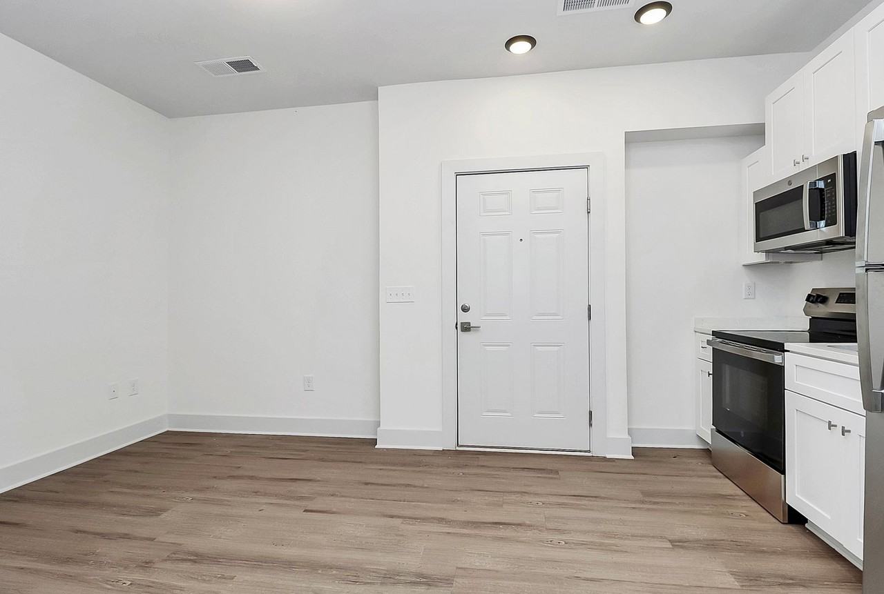 3515 Markland Dr - Photo 7 of 23