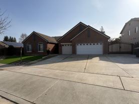 4911 W Elkhorn Ave - Photo 1 of 1