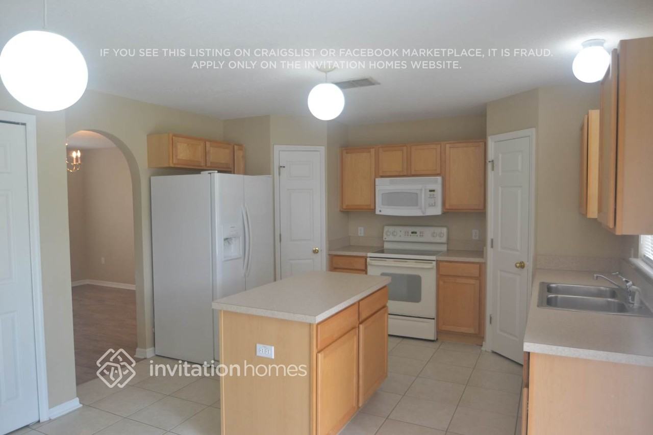 1112 Imperial Eagle St - Photo 4 of 11