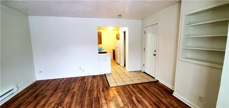 449 21st St - Photo 4 of 10