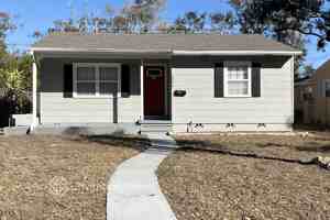 featured image of 2334 Auburn St S