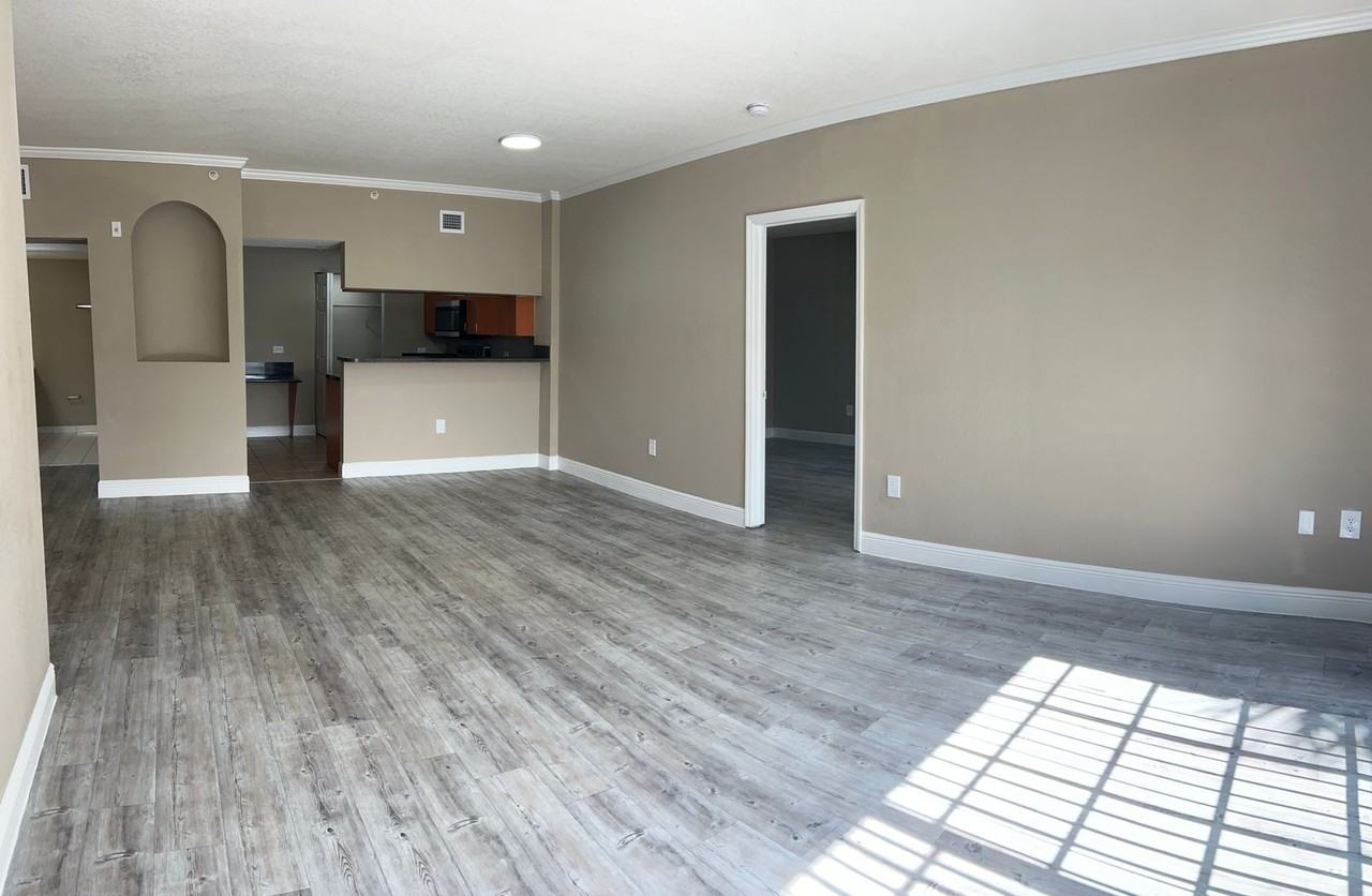 10126 Nw 33rd St - Photo 3 of 12