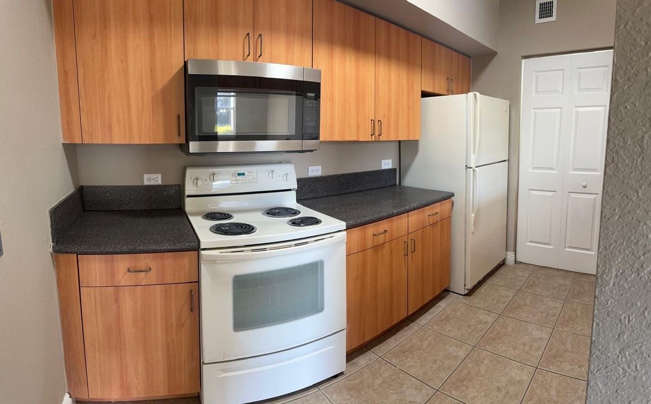 10186 Nw 33rd St - Photo 2 of 13