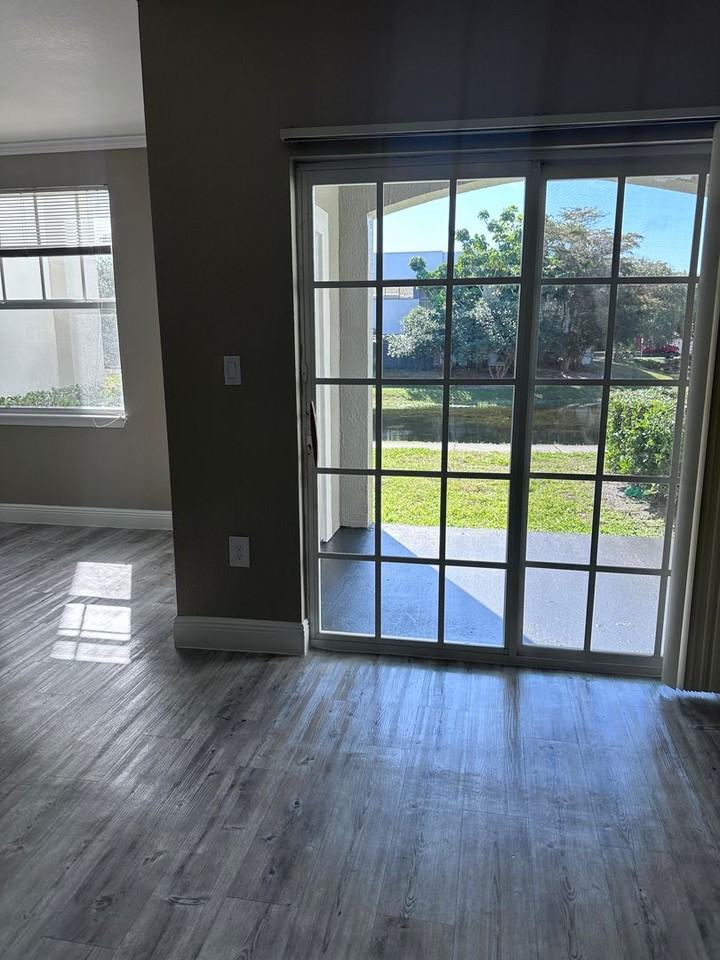 10186 Nw 33rd St - Photo 6 of 13