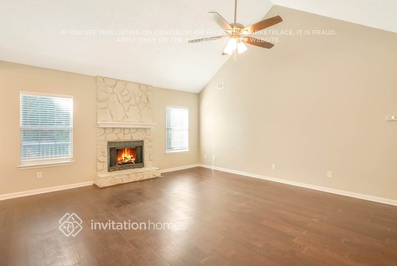 195 River Trace Ct - Photo 4 of 30