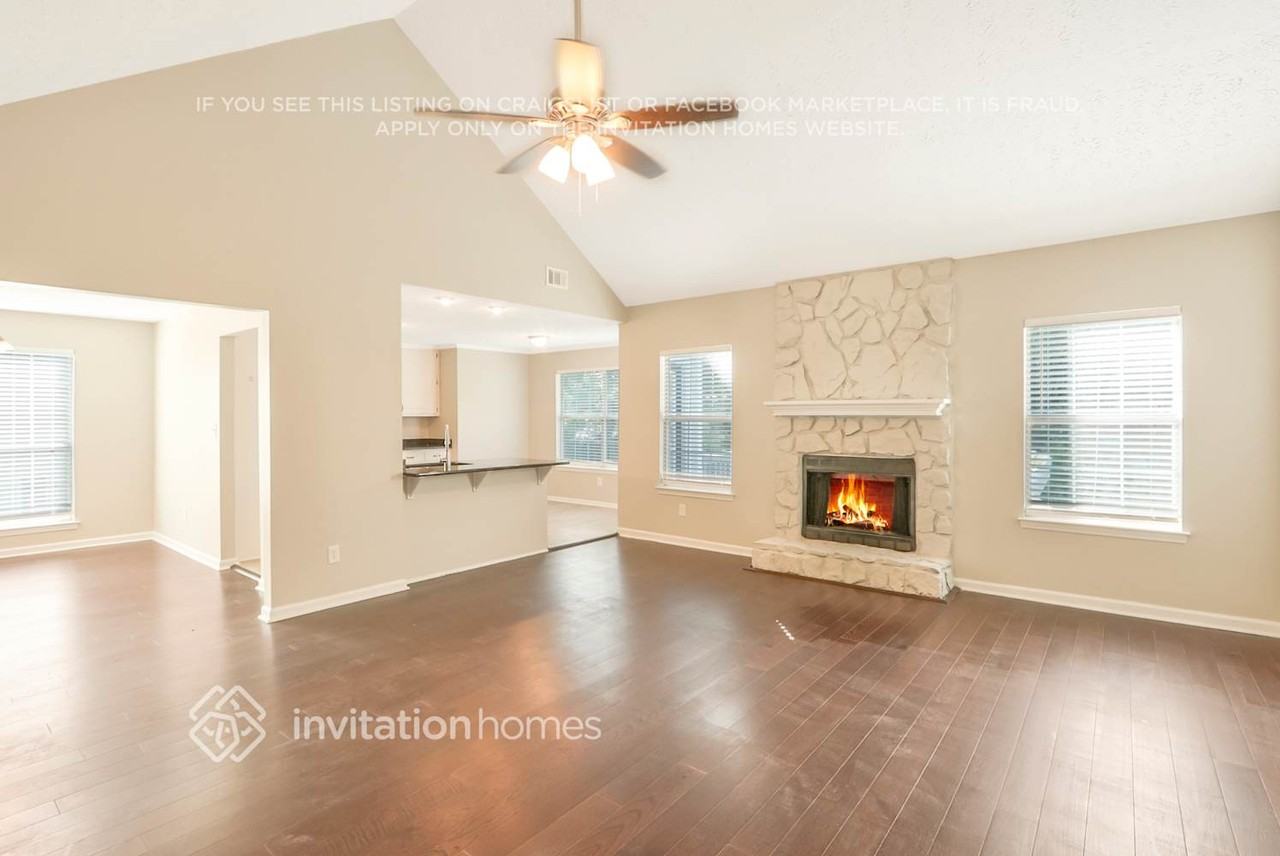 195 River Trace Ct - Photo 5 of 30