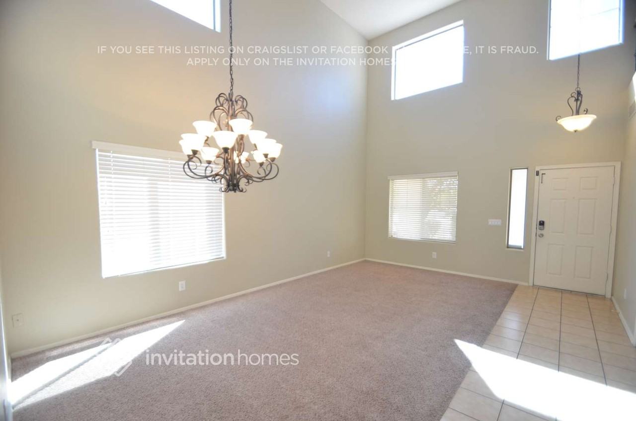 8323 S 48th Ln - Photo 2 of 15