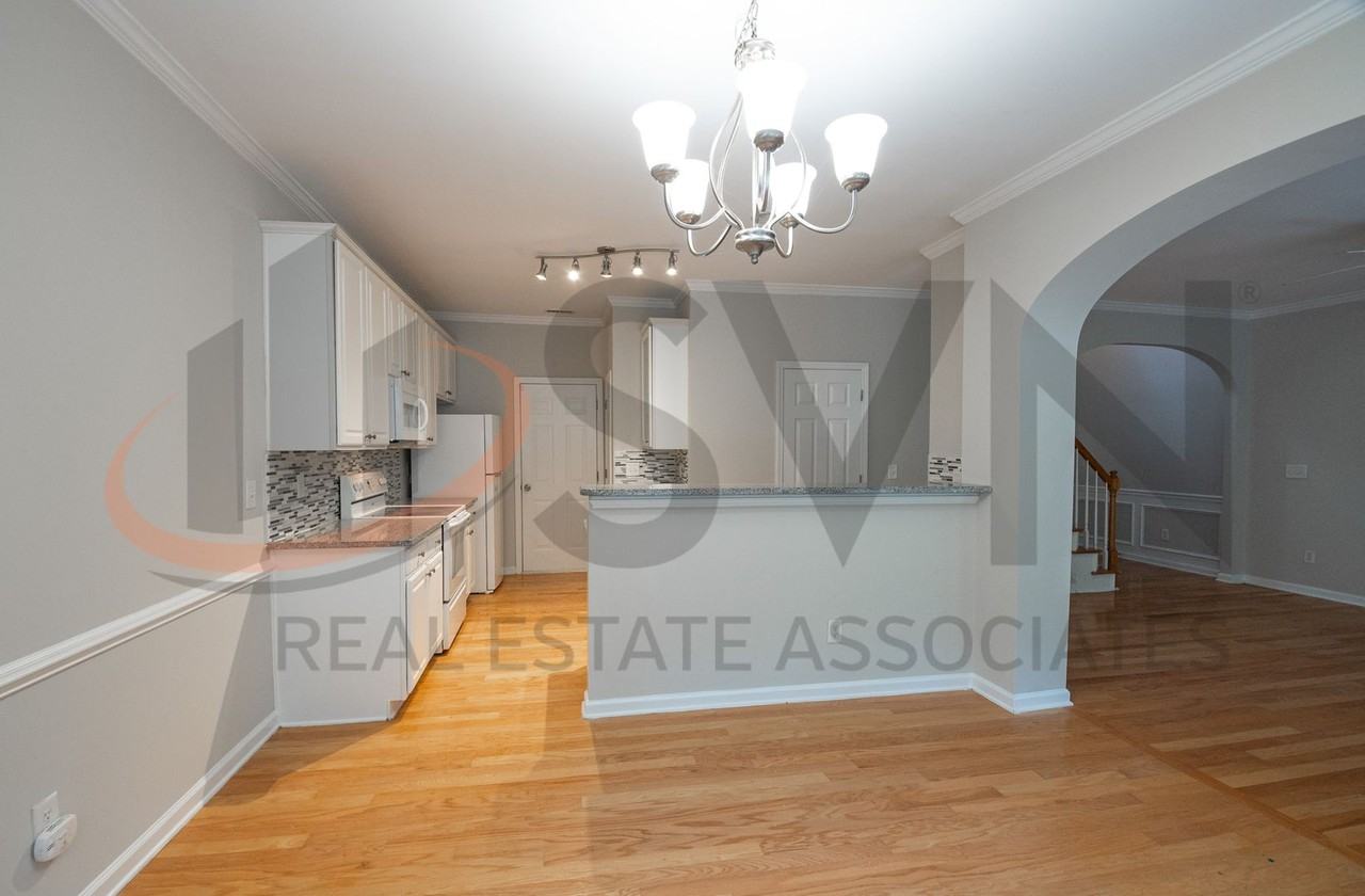 1007 Red Hat Ln - Photo 4 of 26