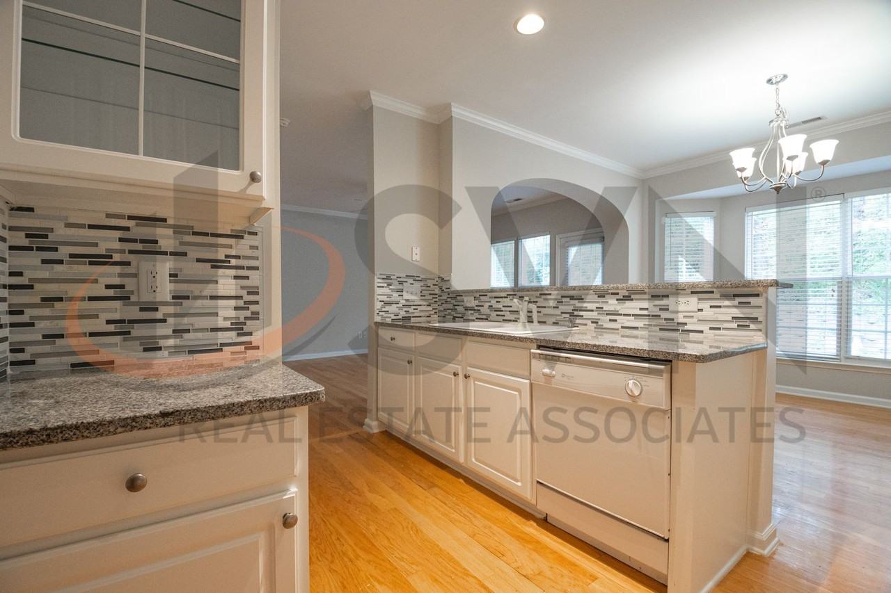 1007 Red Hat Ln - Photo 6 of 26