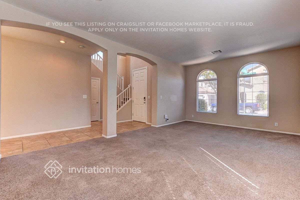 10471 Anacostia St - Photo 3 of 17