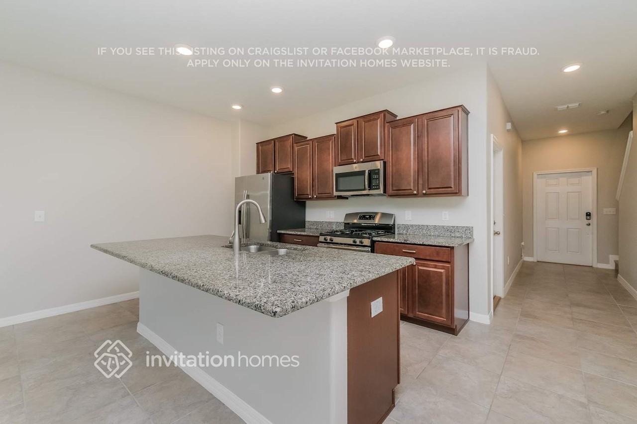 16895 Red Brick Ln - Photo 7 of 17