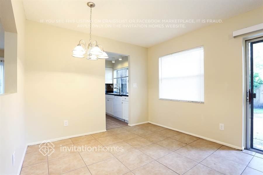 2732 Wiltshire Ave - Photo 7 of 21