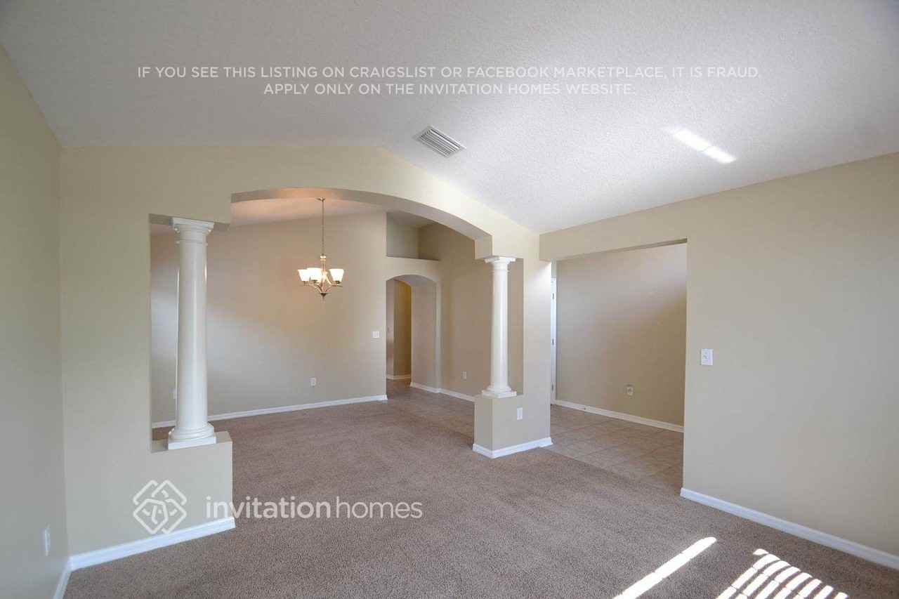 808 Barclay Wood Dr - Photo 2 of 12