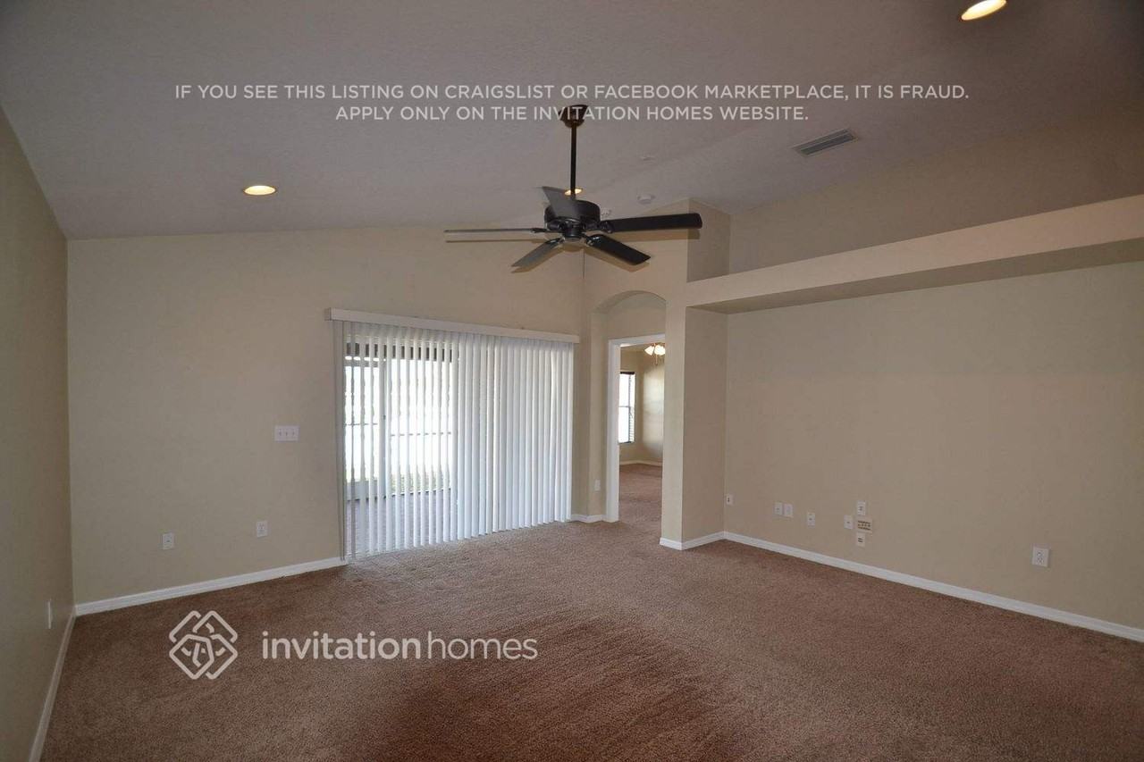 808 Barclay Wood Dr - Photo 3 of 12