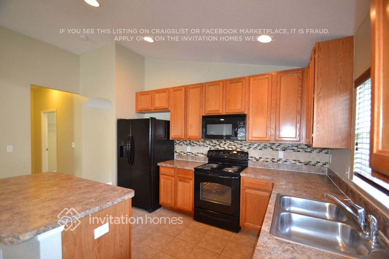 808 Barclay Wood Dr - Photo 5 of 12