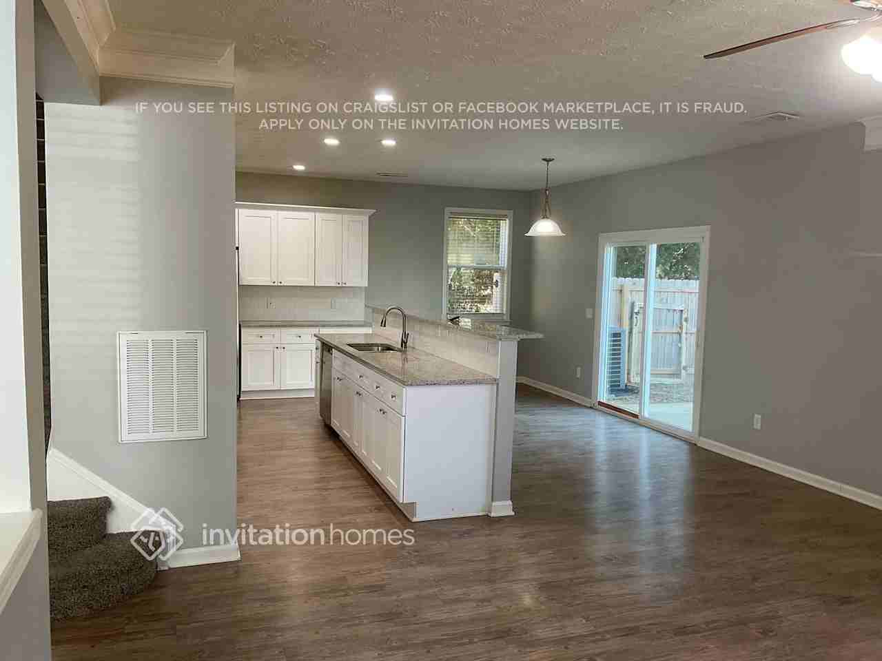 104 Parkmont Ct - Photo 6 of 26