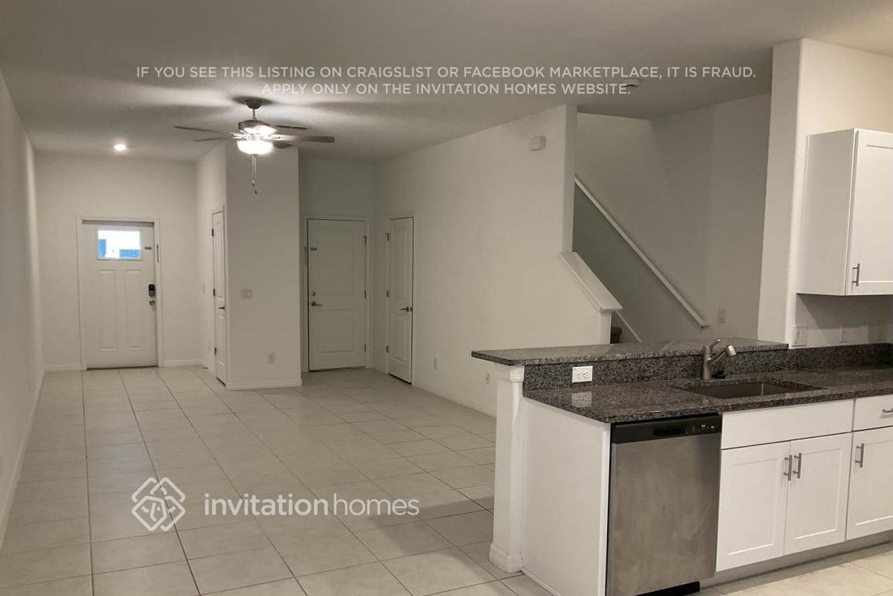 8286 Crescent Oaks Dr - Photo 2 of 17