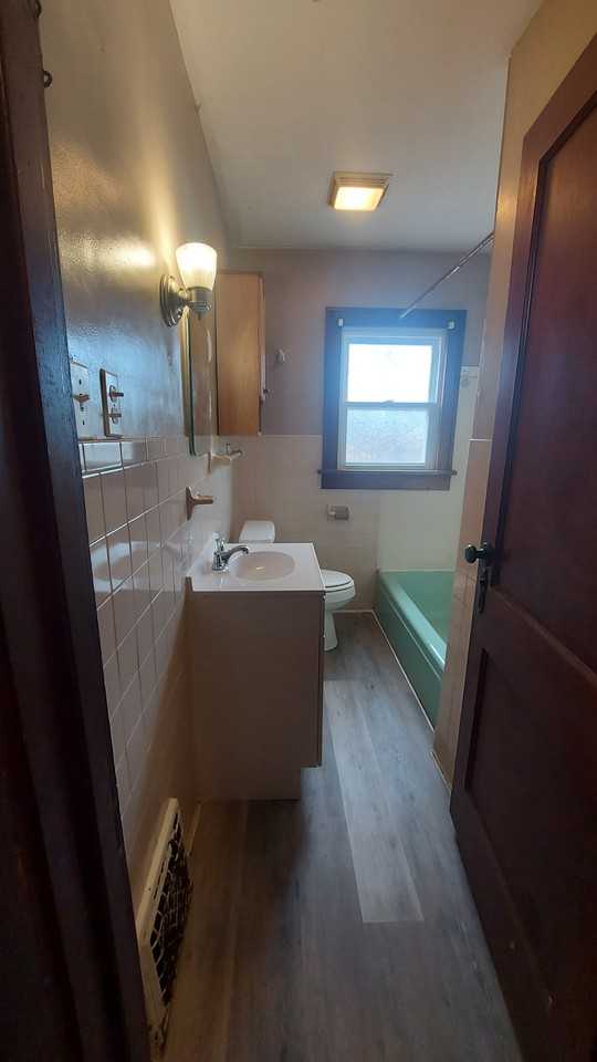 1030 Bond St #NA - Photo 2 of 9