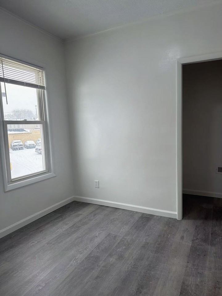 1027 Keyes Ave #2 - Photo 4 of 8