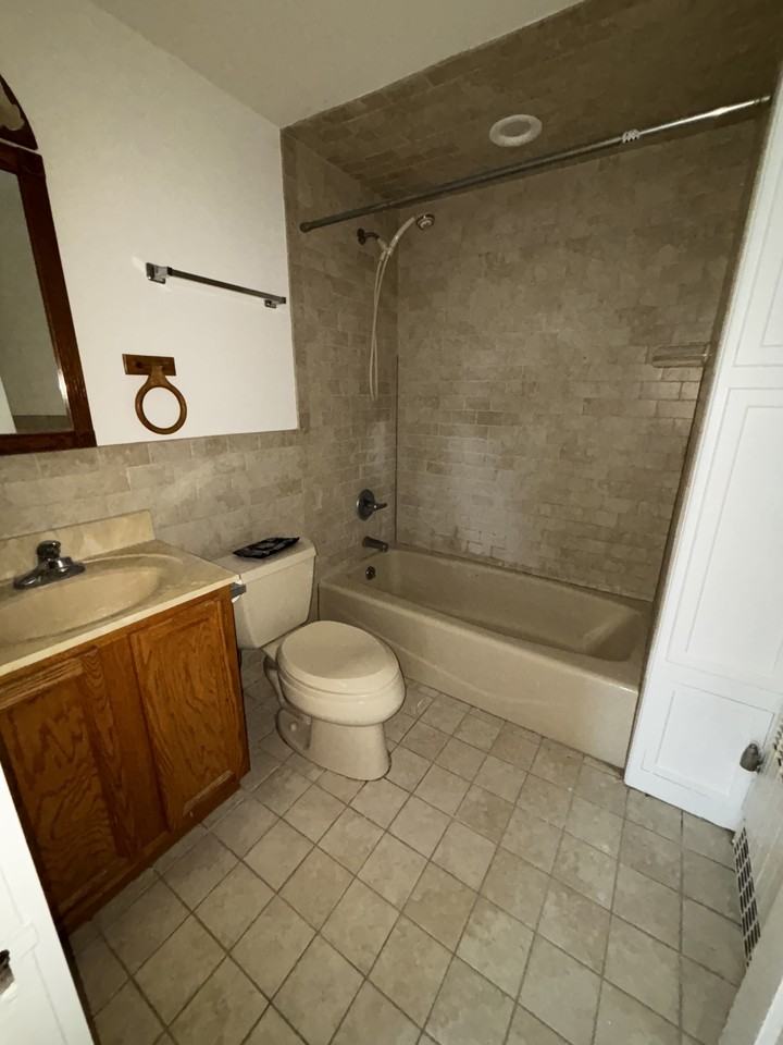 8 N 12th St #2 - Photo 5 of 6