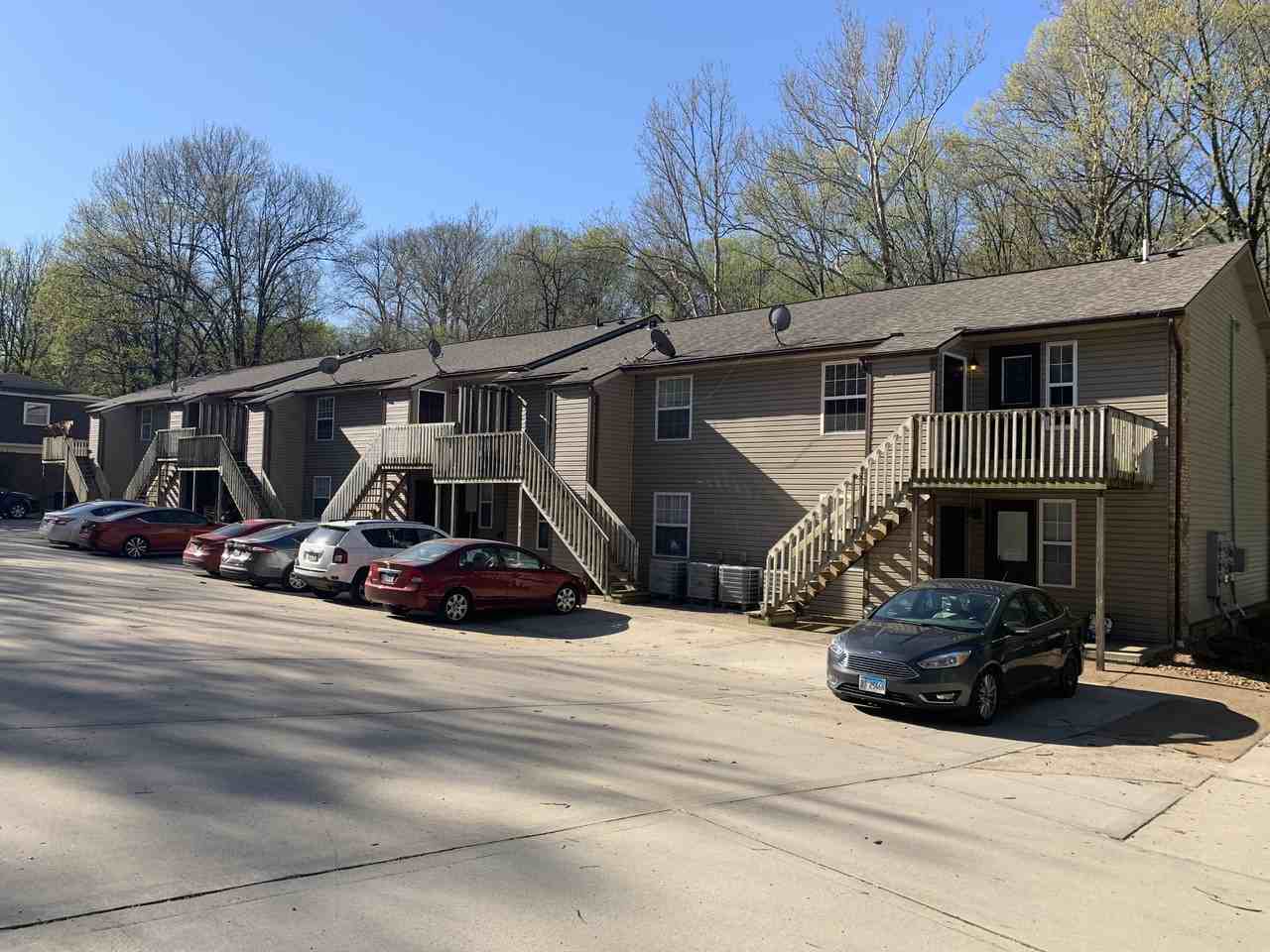 1623 Red Bud Dr #L - Photo 2 of 13