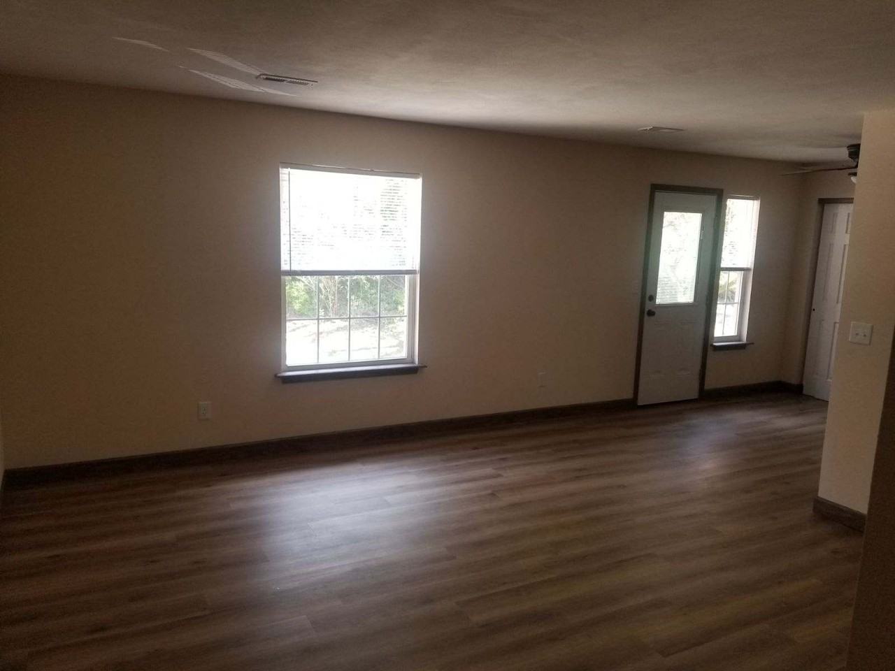 1623 Red Bud Dr #L - Photo 4 of 13