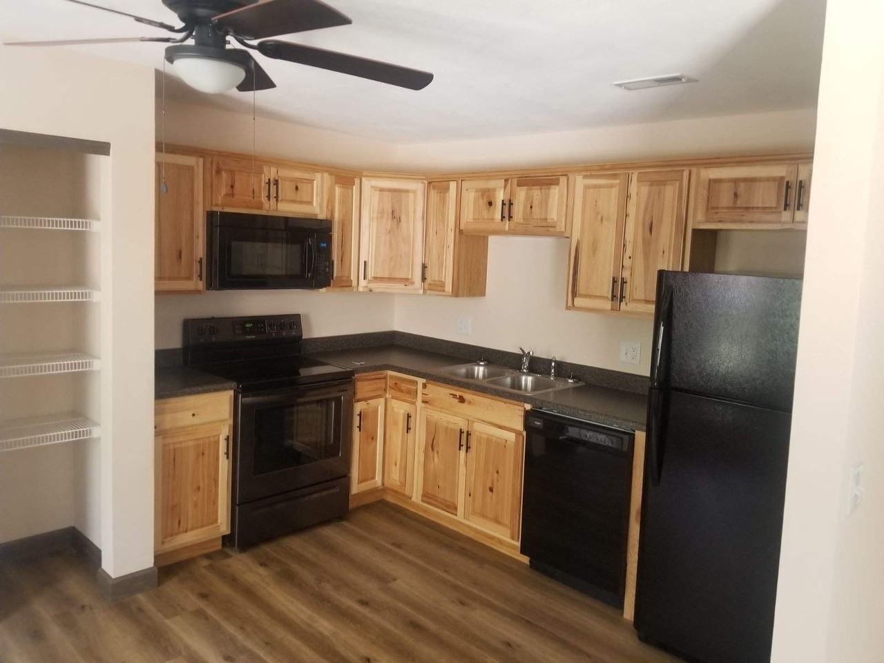 1623 Red Bud Dr #L - Photo 6 of 13