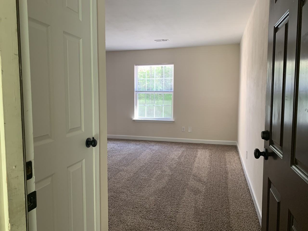 1623 Red Bud Dr #G - Photo 3 of 15