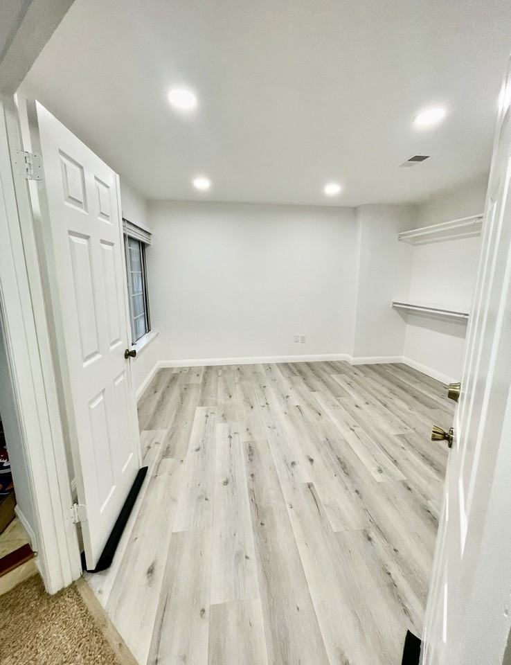 2828 Hillcrest Ave #NA - Photo 2 of 3