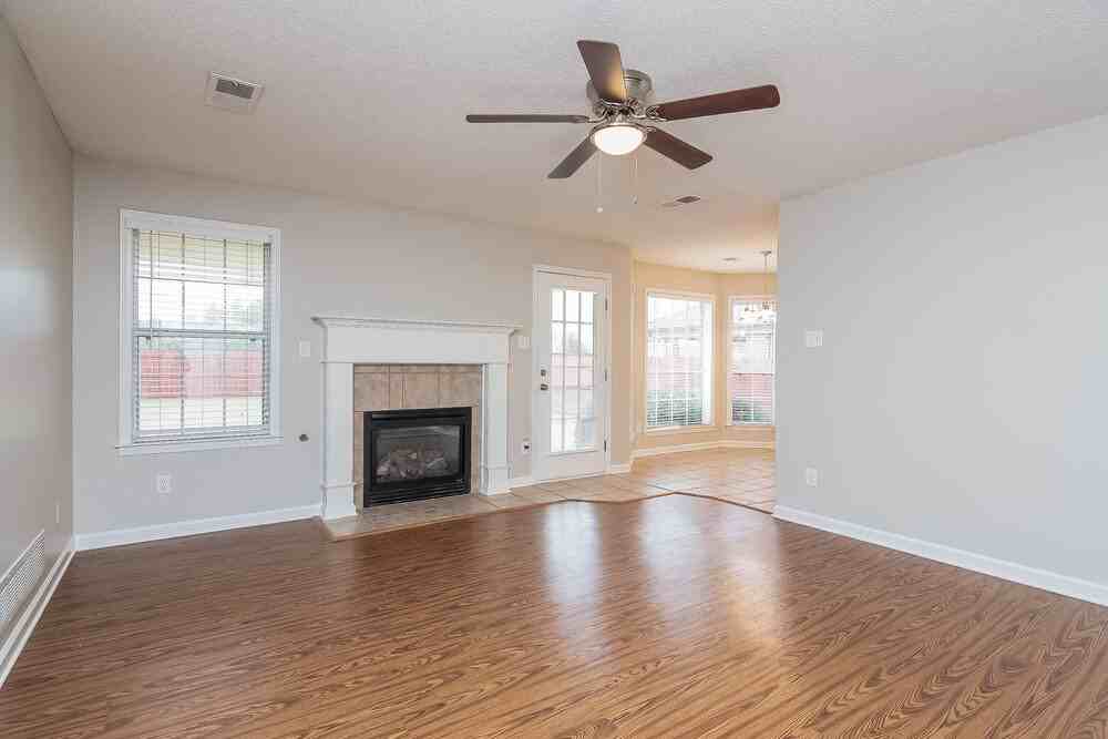 1118 Greenwich Dr - Photo 2 of 15