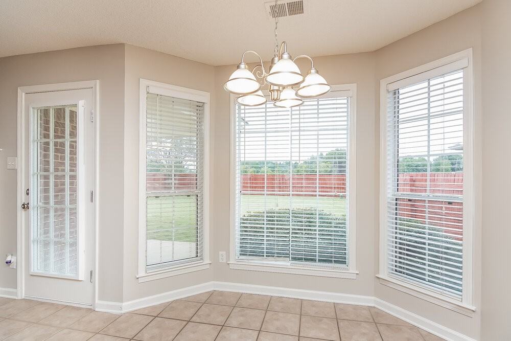 1118 Greenwich Dr - Photo 4 of 15