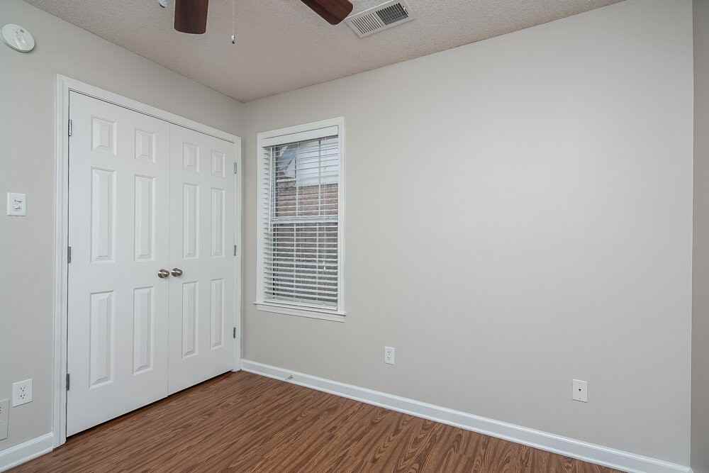 1118 Greenwich Dr - Photo 6 of 15