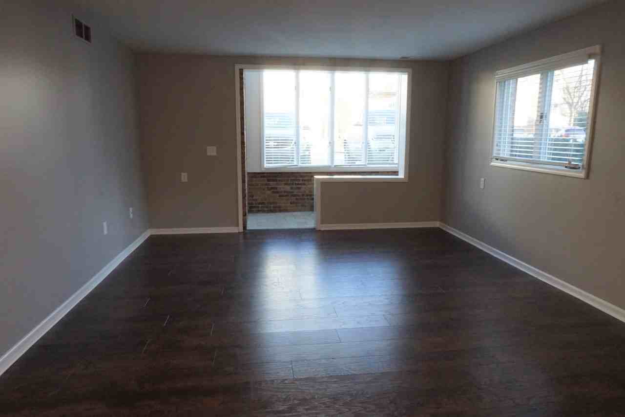 114 Pinewood Dr #15 - Photo 4 of 22